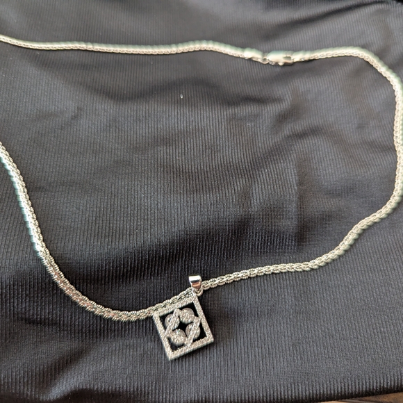 Pretty Bird Silver Geometric Pendant Necklace - Picture 5 of 7